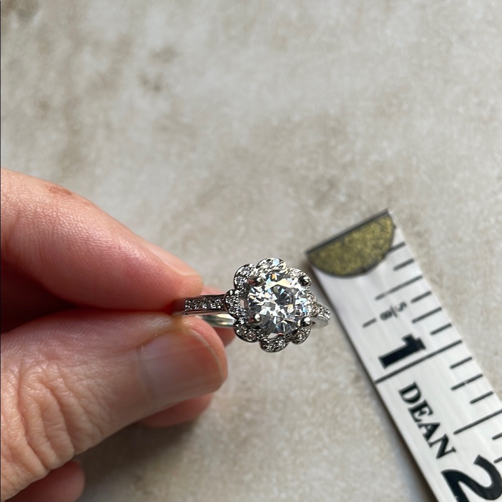 🖤5/$25 Elegant Silver size 8 zircon Diamond Ring - Picture 10 of 16